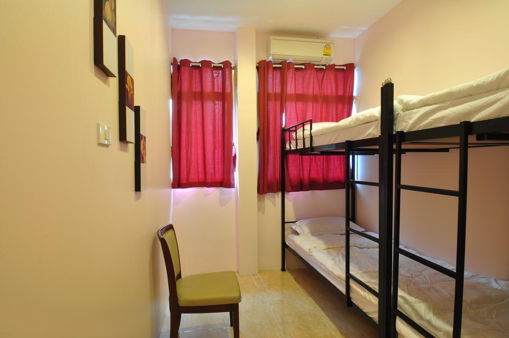 Orchid Hostel Bangkok Room photo