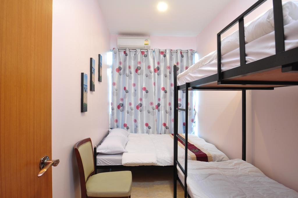 Orchid Hostel Bangkok Exterior photo