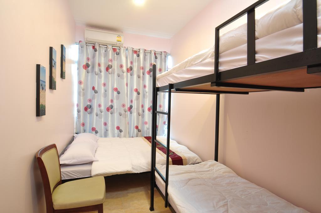 Orchid Hostel Bangkok Exterior photo