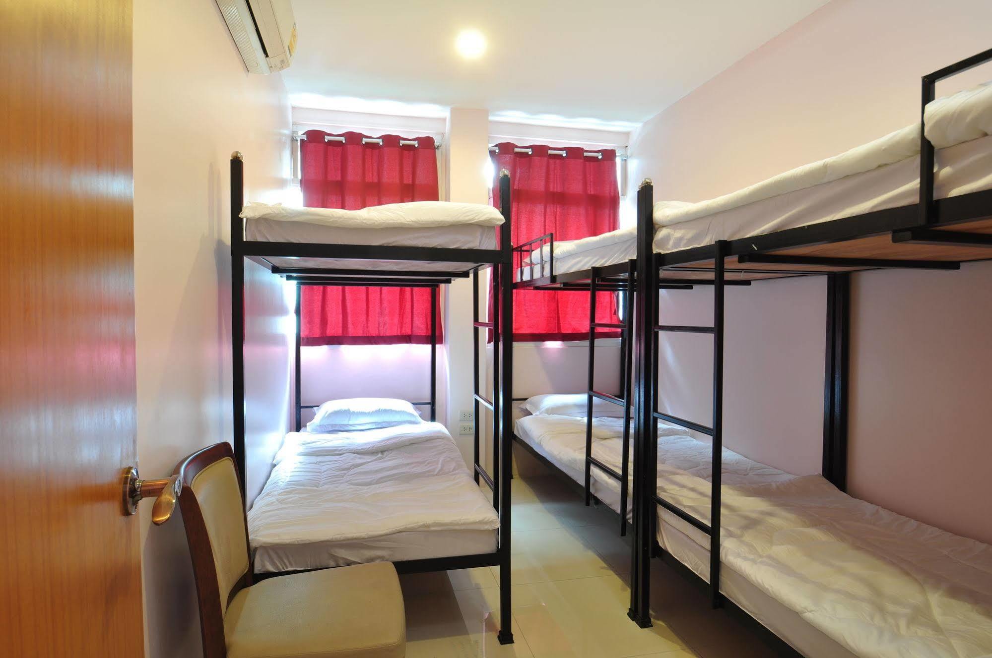 Orchid Hostel Bangkok Exterior photo