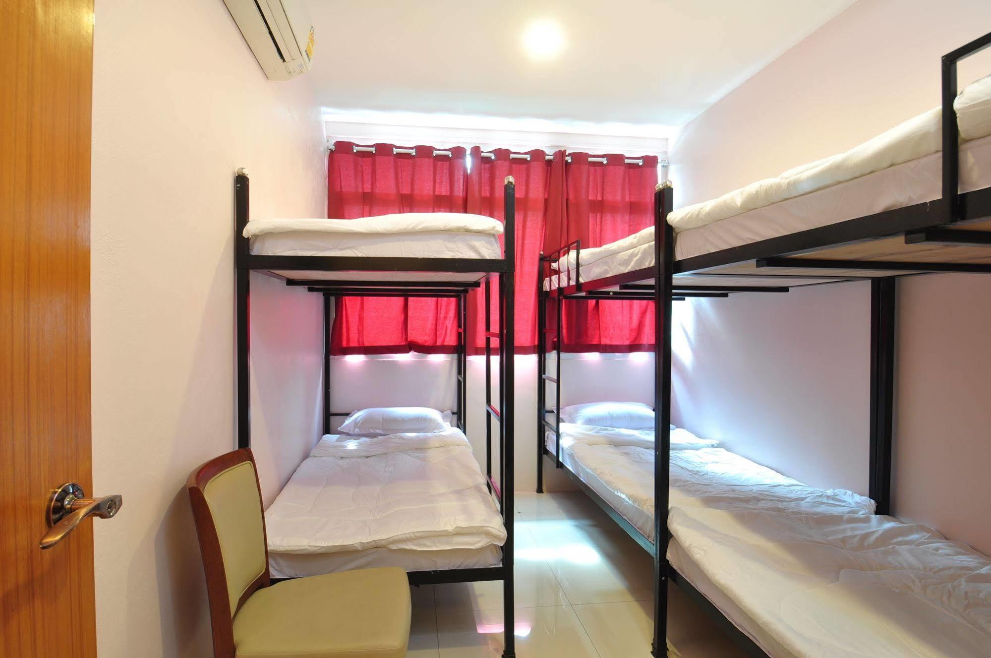 Orchid Hostel Bangkok Exterior photo