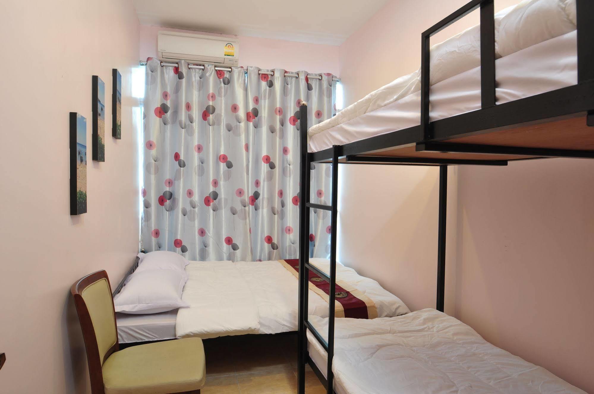Orchid Hostel Bangkok Exterior photo