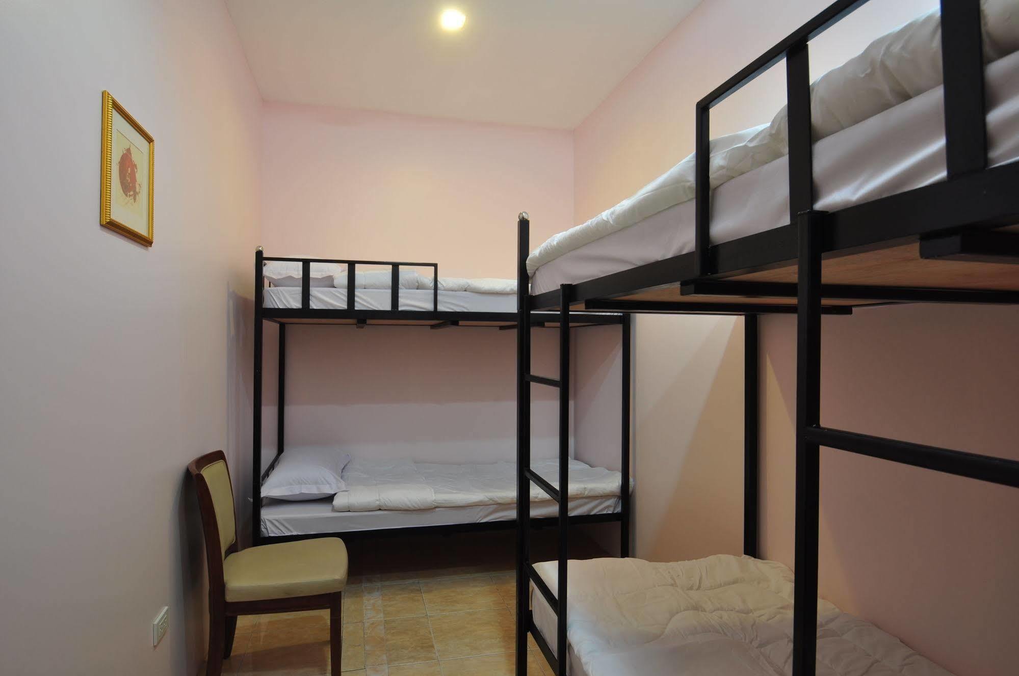 Orchid Hostel Bangkok Exterior photo