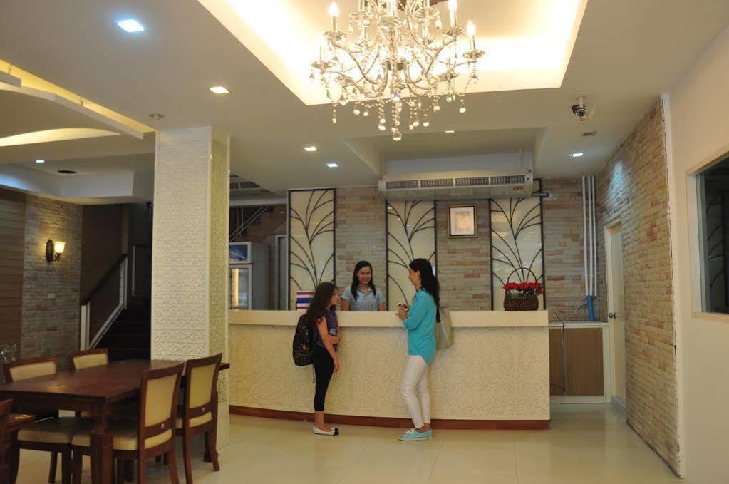 Orchid Hostel Bangkok Exterior photo